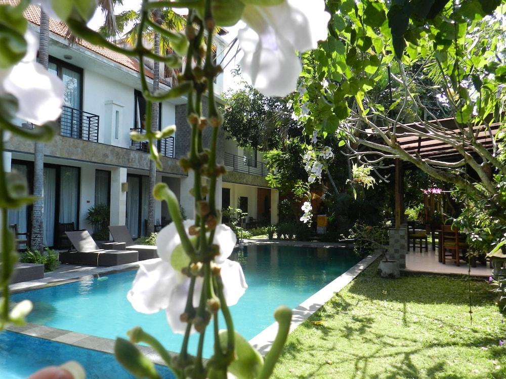 Puri Maharani Boutique Hotel Denpasar  Ngoại thất bức ảnh